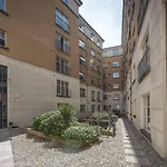 Belfast City Centre Penthouse With Parking And Balcony