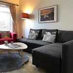 Great Location - City Centre - Parking - 4 Beds - 2 Bedrooms