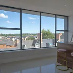 Rooftop Apartment At Queens Beautiful Views