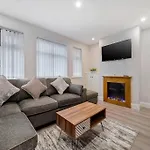 Ardoyne Lodge \'Sleeping 4 Guests\'