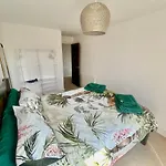 Amazing City Centre 1 Bedroom Apartment With Balcony Lgbtq Friendly