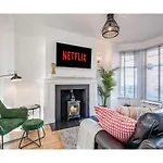Central Belfast Apartments Retro R&R