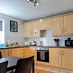 Kings Lodge One Bed Apartment