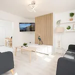 Super Modern 2Bd Central Home