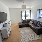 Best Location In Belfast! Free Parking