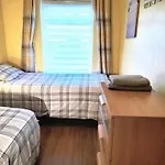 Great Location - City Centre - Parking - 4 Beds - 2 Bedrooms