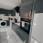 4Br Ravenhill Modern Home