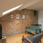 2 Bdr & 1 Bdr Apartments At Queens Uni By Belfast City Breaks