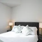 Modern 1 Bdr City Apartments By Belfast City Breaks