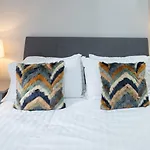 Modern 1 Bdr City Apartments By Belfast City Breaks