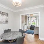 Stranmillis House