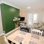 Modern Belfast Home Close To City Airport