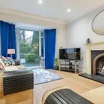 Luxe Malone Villa South Belfast Entire House 3Bedrooms