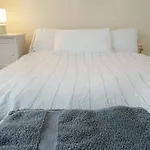 2 Bedroom Central House