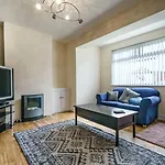 2 Bedroom Central House