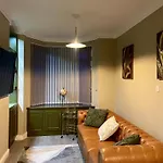 Eachtra House-Minutes From City