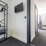 Queens Spacious 3 Bdr & 2 Bdr By Citygo Apartments