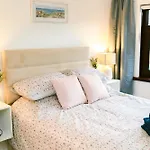 City Centre - Free Parking - 2 Bedroom