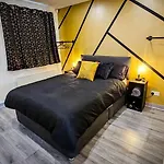 Modern City Centre Apartment