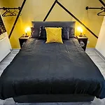 Modern City Centre Apartment