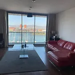 Titanic Quarter, Marina View Modern 2 Bedroom Apartment
