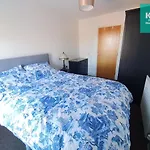 Central 2 Bedroom Apartment Belfast - Spacious & Modern
