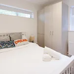 2 Bedroom Flat In Belfast