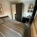 2Br City Retreat - Near Queens