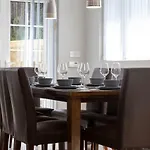 Chestnut House, Beautiful, Spacious & Comfortable