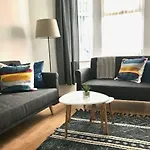 Castleton Townhouse