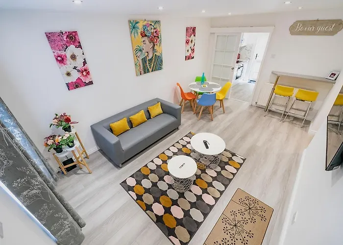 Pass The Keys - Bright & Airy 2Br 2Bath Apt In Perfect Location
