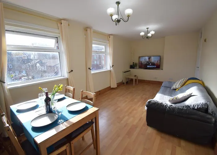 Prime Location Apartment - Newly Refurbished