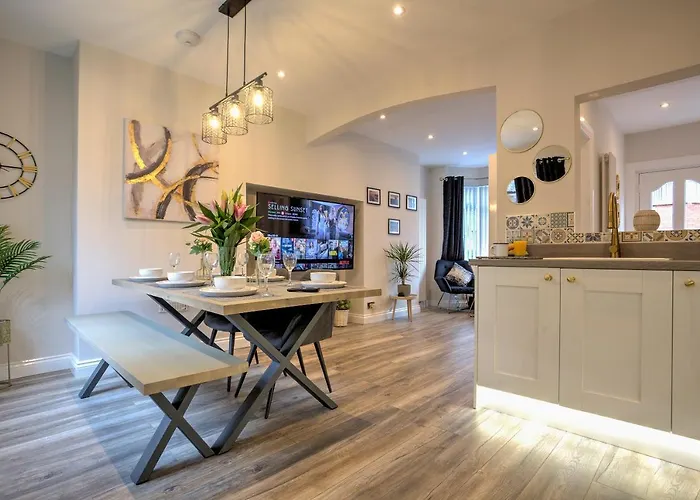 The Belfast Boutique Central Cozy Sleeps7 (Adults Only)
