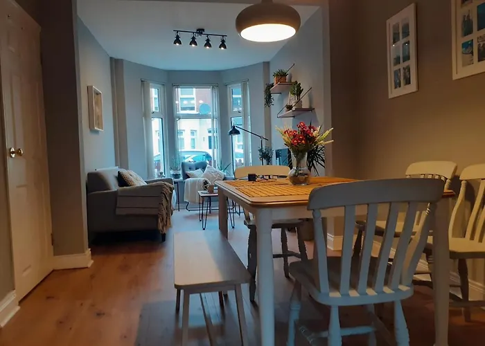J&S Downtown Sky Attic House