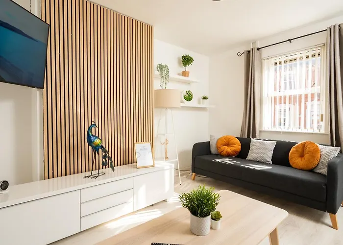 Super Modern 2Bd Central Home