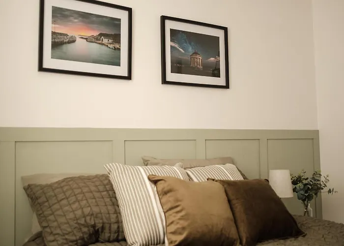 Ormeau Road Apartment