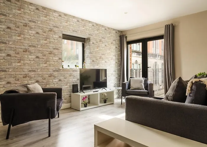 Belfast Quarters: Modern City Centre Hub 3 Bed
