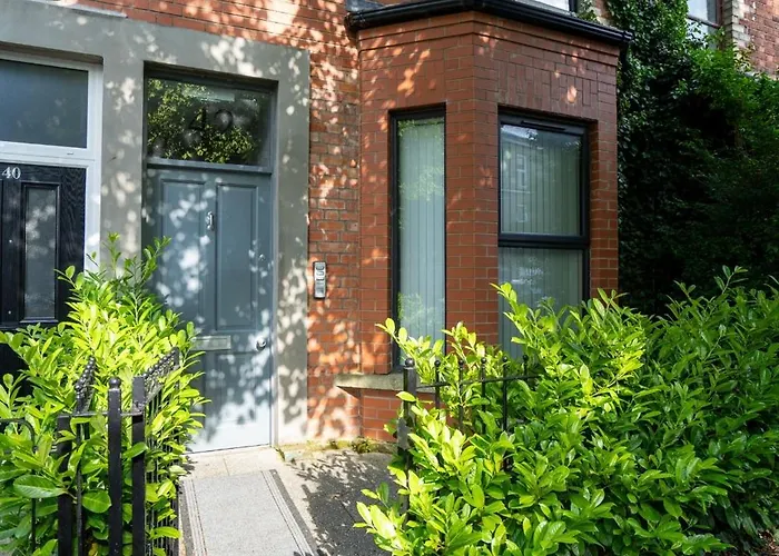 The Botanic Way - City Centre Duplex With Free Parking And City Views