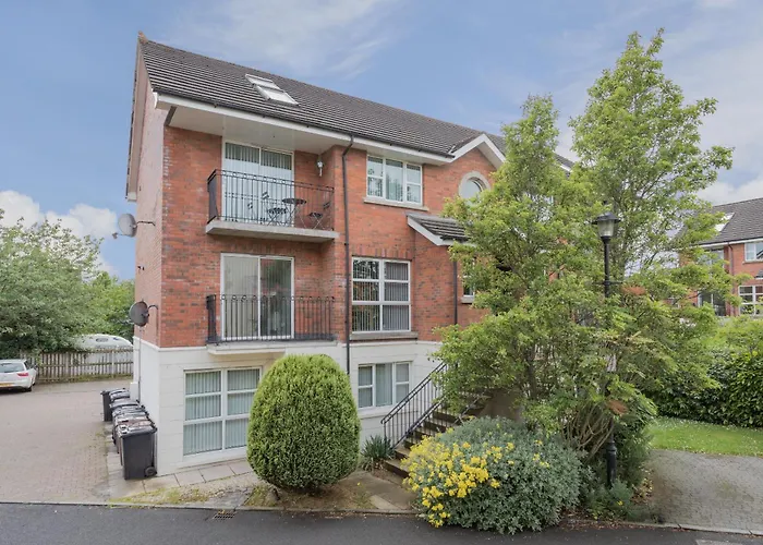 Ardenlee - Stylish 3 Bed Apt Close To City, Parking And Wifi
