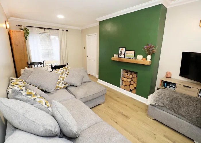Modern Belfast Home Close To City Airport