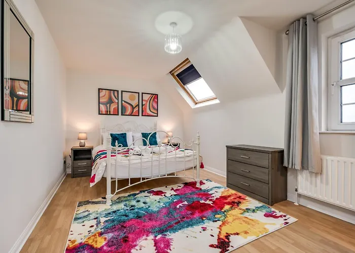 Staybynumbers - City Centre Townhouse 2X Parking