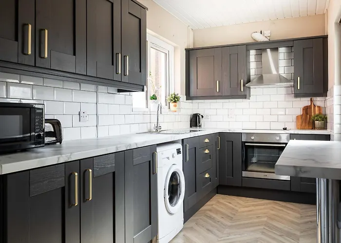 Home From Home - 3Bed Cavehill