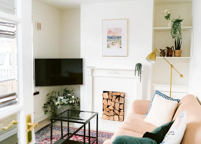 City Centre - Free Parking - 2 Bedroom
