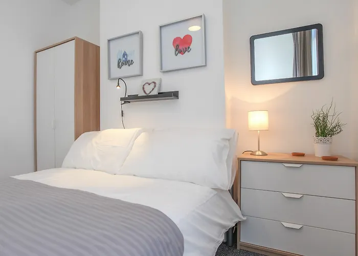 Donegall Avenue - Serviced Accommodation