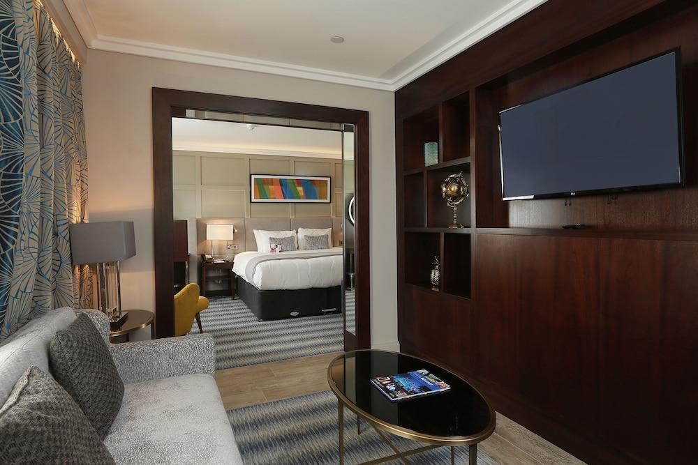 Crowne Plaza - By Ihg 4*