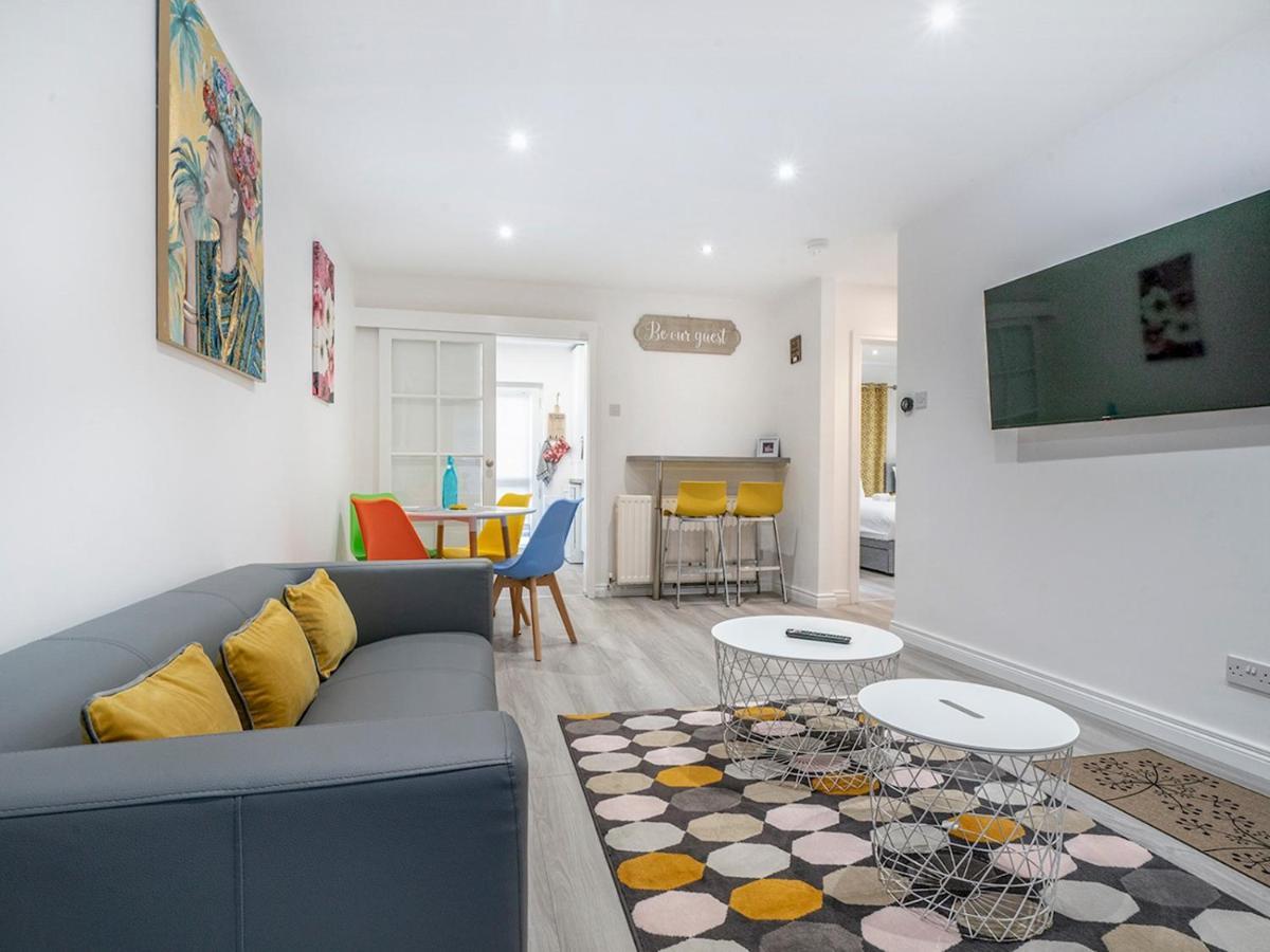Pass The Keys - Bright & Airy 2br 2bath In Perfect Location Belfast