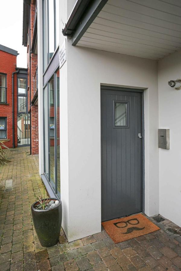 Apartment Funky - Secure Parking - Wifi - Sleeps 6 - No Parties Belfast