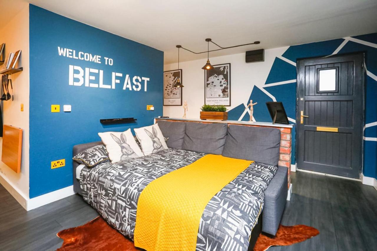 Apartment Funky - Secure Parking - Wifi - Sleeps 6 - No Parties