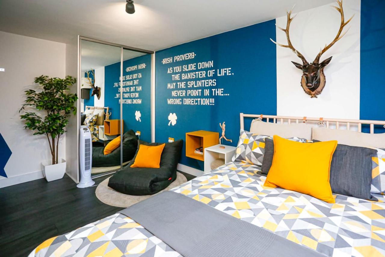 Funky - Secure Parking - Wifi - Sleeps 6 - No Parties Belfast
