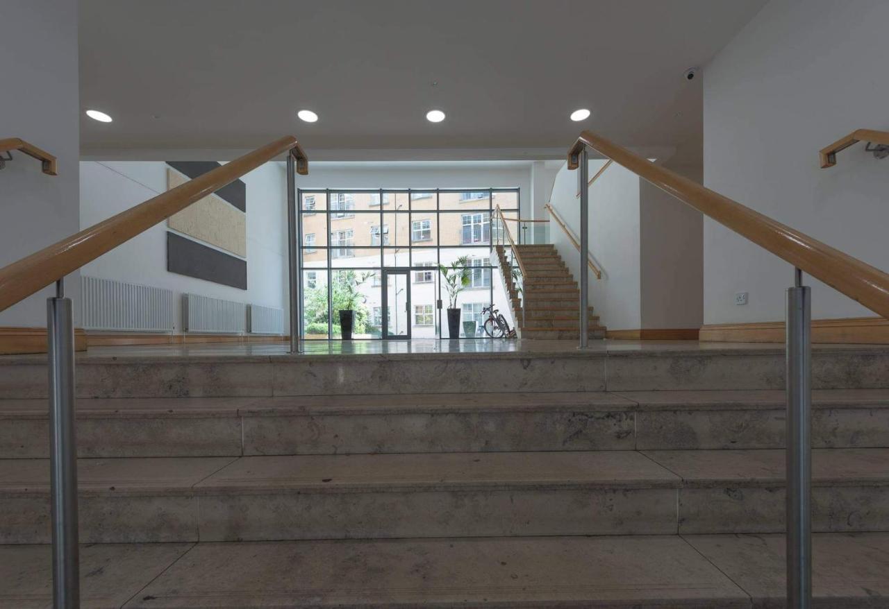 City Centre Penthouse With Parking And Balcony * Belfast